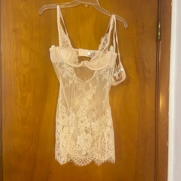 NWOT🔥Fashion Nova Pink Lace Lingerie Set - Picture 1 of 3